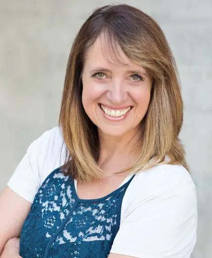 Ella Nash headshot